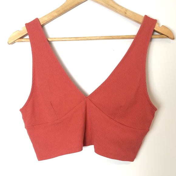Forever 21 Tops - Forever 21 Cropped Tank Top